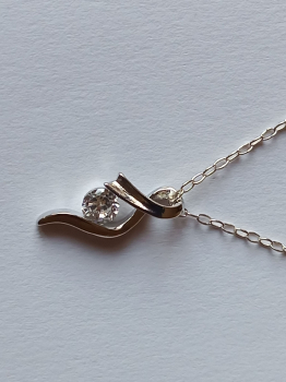 SILVER CHAIN - ZIRCONIA  PENDANT